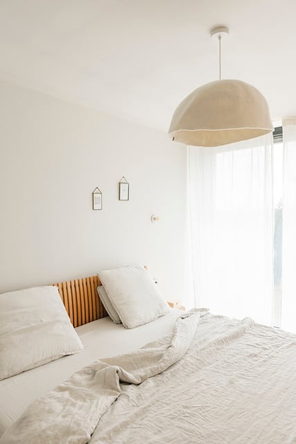 interieuradvies bij je thuis, textielstalen, decoratiemateriaal, interieurvormgever, inrichting meetingroom, tafel, decoratie, Belinda Boogaerts